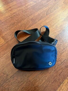 lululemon belt bag